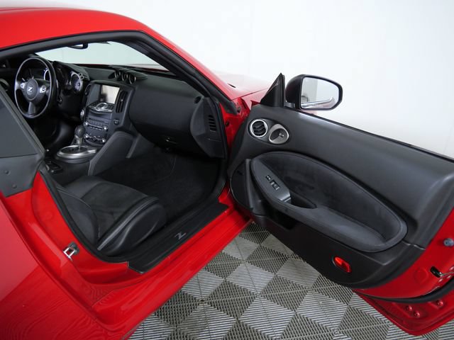 Used 2014 Nissan 370Z Touring w/ Sport Package RWD image 12