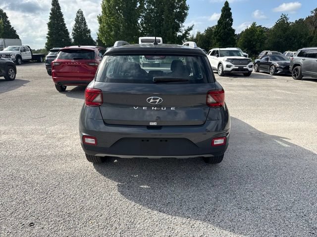 Used 2025 Hyundai Venue SEL FWD image 6