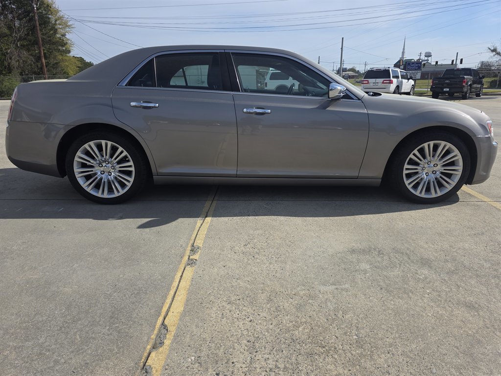 Used 2014 Chrysler 300 C w/ Beats Audio Group image 1