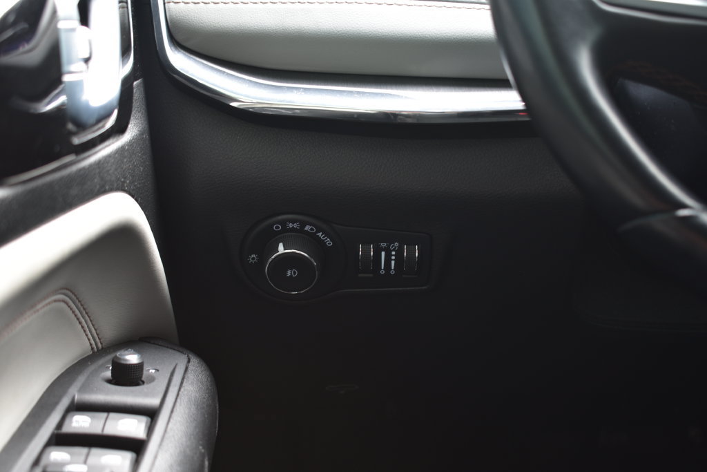 Used 2022 Jeep Compass Limited AWD/4WD image 38
