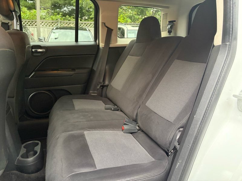 Used 2014 Jeep Patriot Latitude w/ Sun/Sound Group AWD/4WD image 17