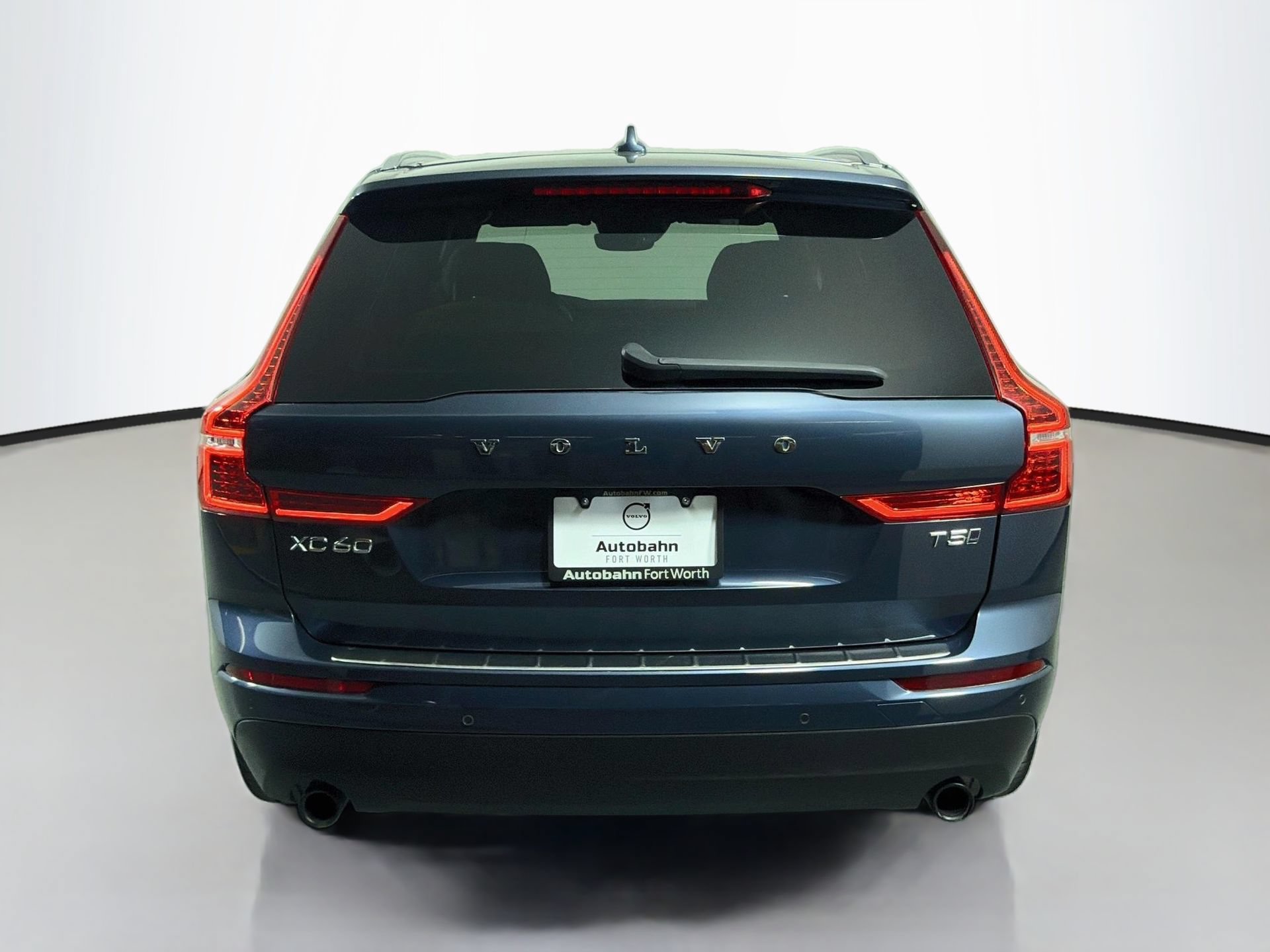 Used 2018 Volvo XC60 T5 Momentum w/ Convenience Package AWD/4WD image 7
