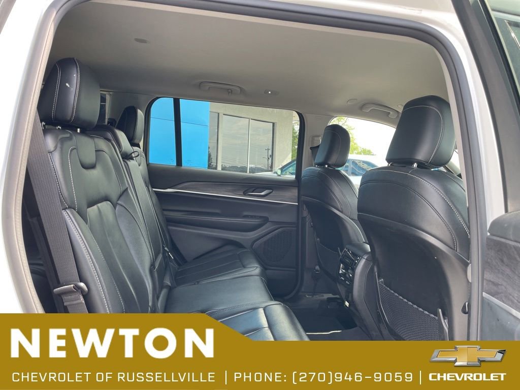 Used 2023 Jeep Grand Cherokee L Limited AWD/4WD image 15