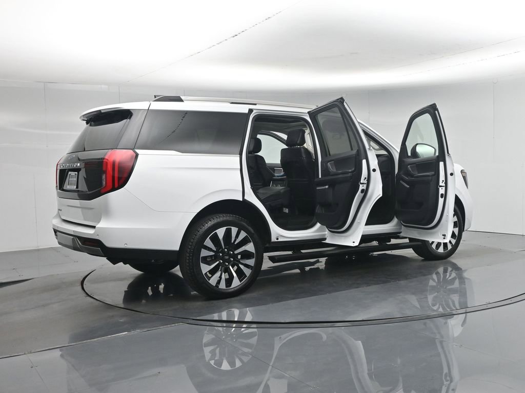 Certified 2025 Ford Expedition Platinum w/ Driver's Package AWD/4WD image 6