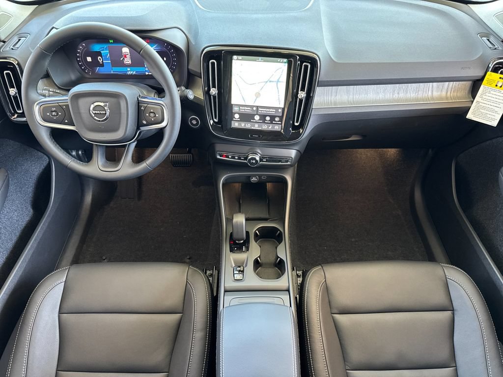 New 2026 Volvo XC40 B5 Core w/ Climate Package AWD/4WD image 12