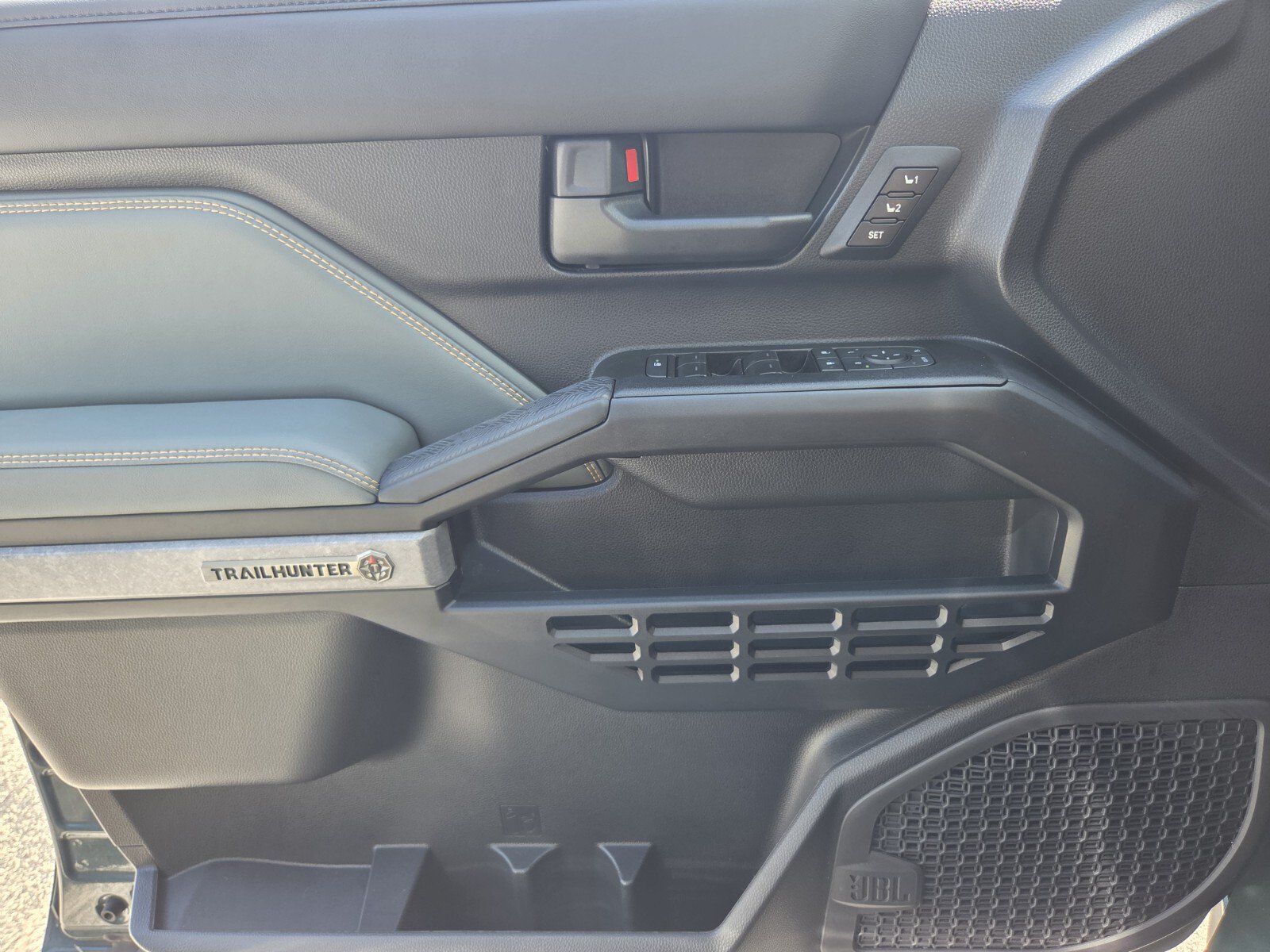 Used 2025 Toyota 4Runner Trailhunter AWD/4WD image 19