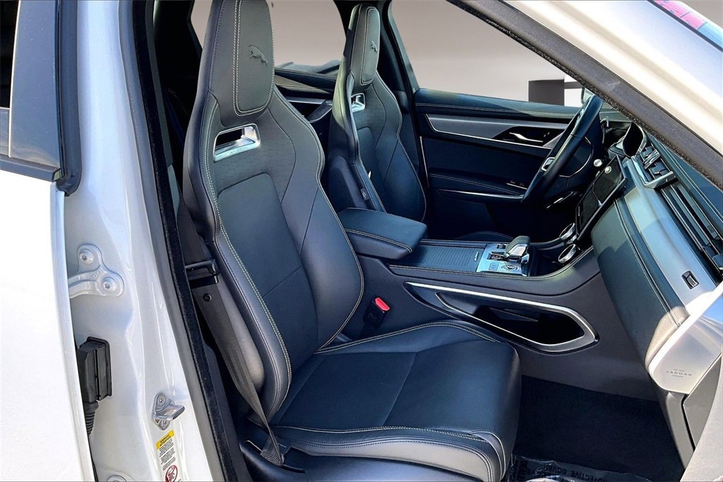 Used 2024 Jaguar F-PACE R-Dynamic S image 27