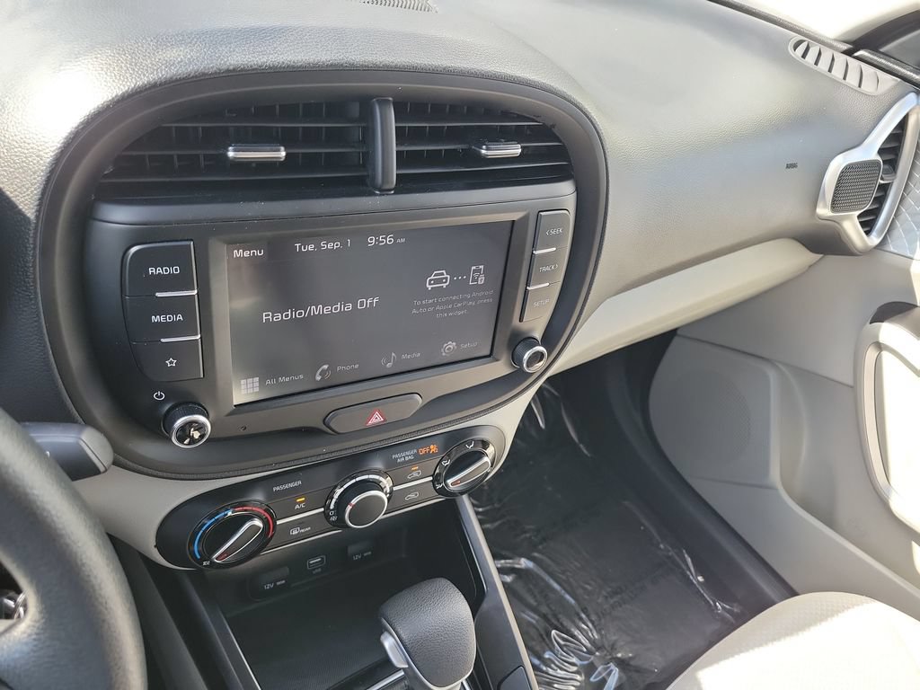 Used 2025 Kia Soul LX FWD image 14