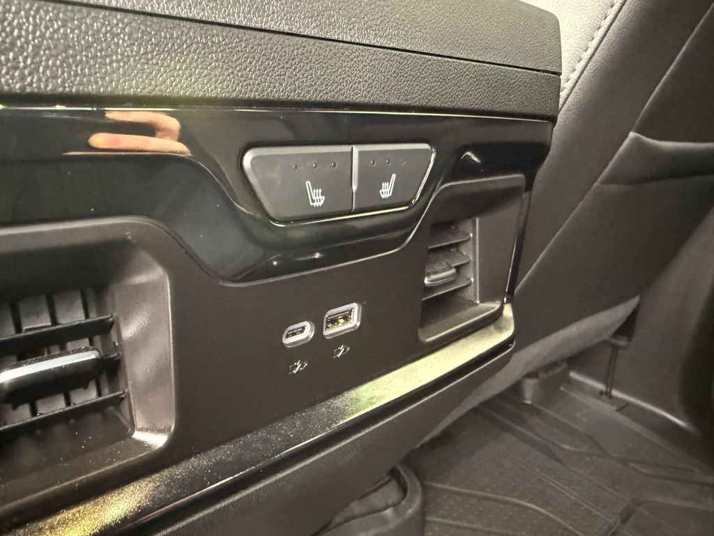 Used 2025 Chevrolet Silverado 2500 ZR2 w/ Technology Package image 21