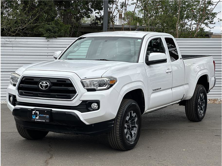 Used 2016 Toyota Tacoma SR5 AWD/4WD image 6