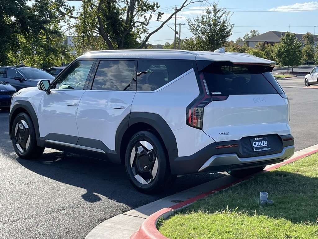 New 2026 Kia EV9 Wind image 4