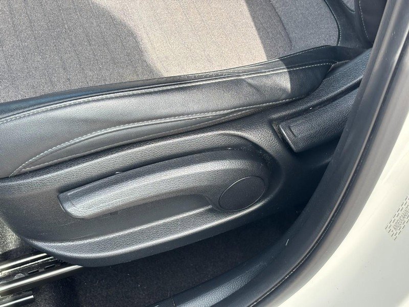 Used 2022 Kia Seltos S image 16