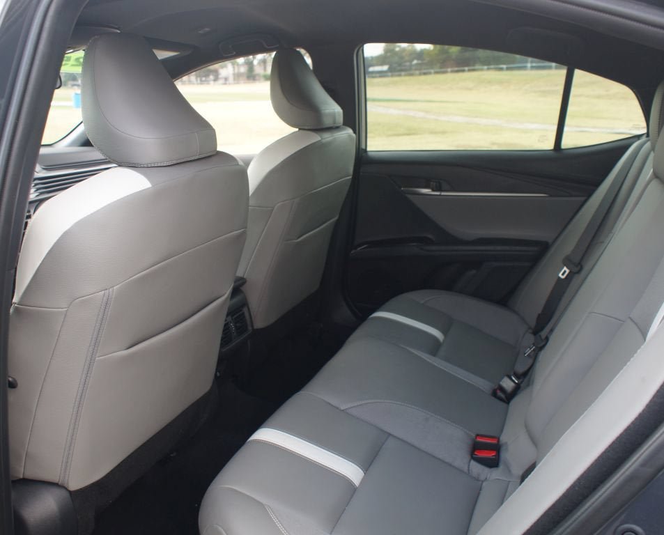 Used 2025 Toyota Camry SE AWD/4WD image 14