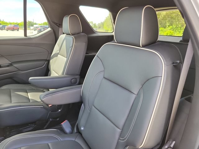 Used 2023 Chevrolet Traverse Premier w/ Redline Edition AWD/4WD image 13