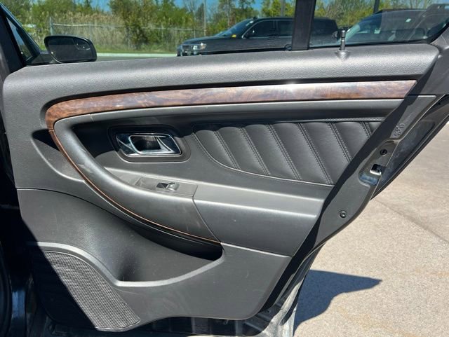 Used 2014 Ford Taurus Limited FWD image 12