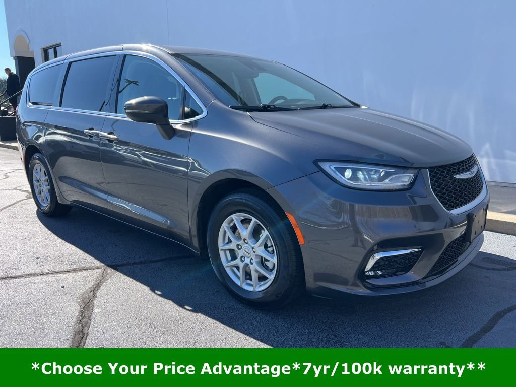 Certified 2023 Chrysler Pacifica Touring-L image 1
