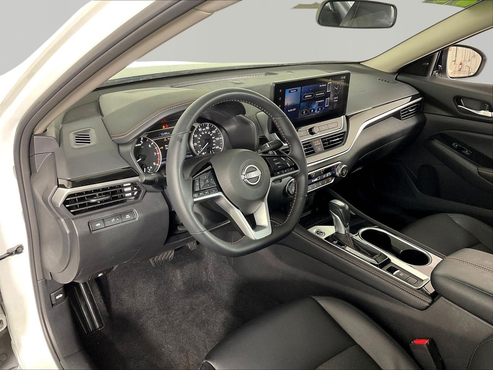Used 2025 Nissan Altima 2.5 SR w/ SR Premium Package AWD/4WD image 17
