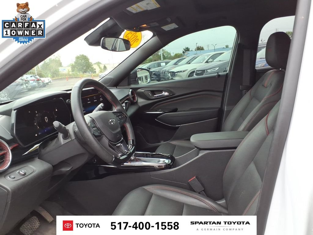 Used 2025 Chevrolet Trax RS w/ Sunroof Package FWD image 14