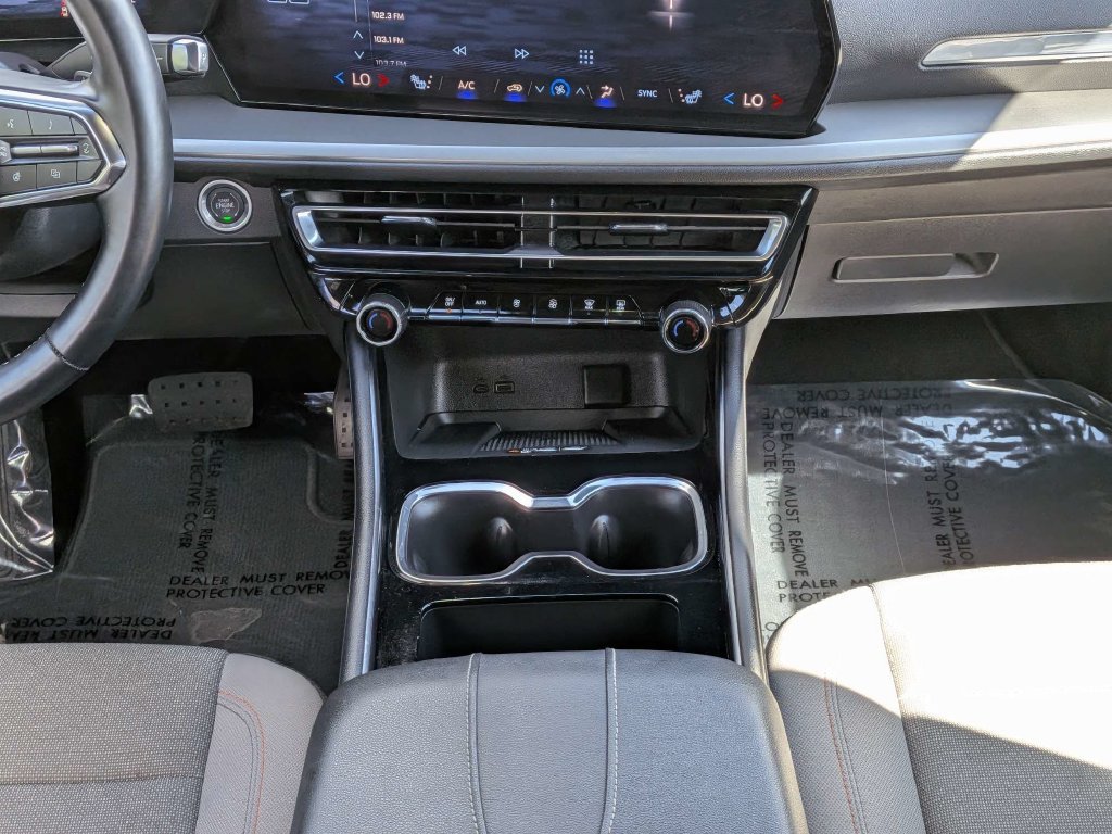 Used 2026 Chevrolet Traverse LT w/ Driver Confidence Package FWD image 19