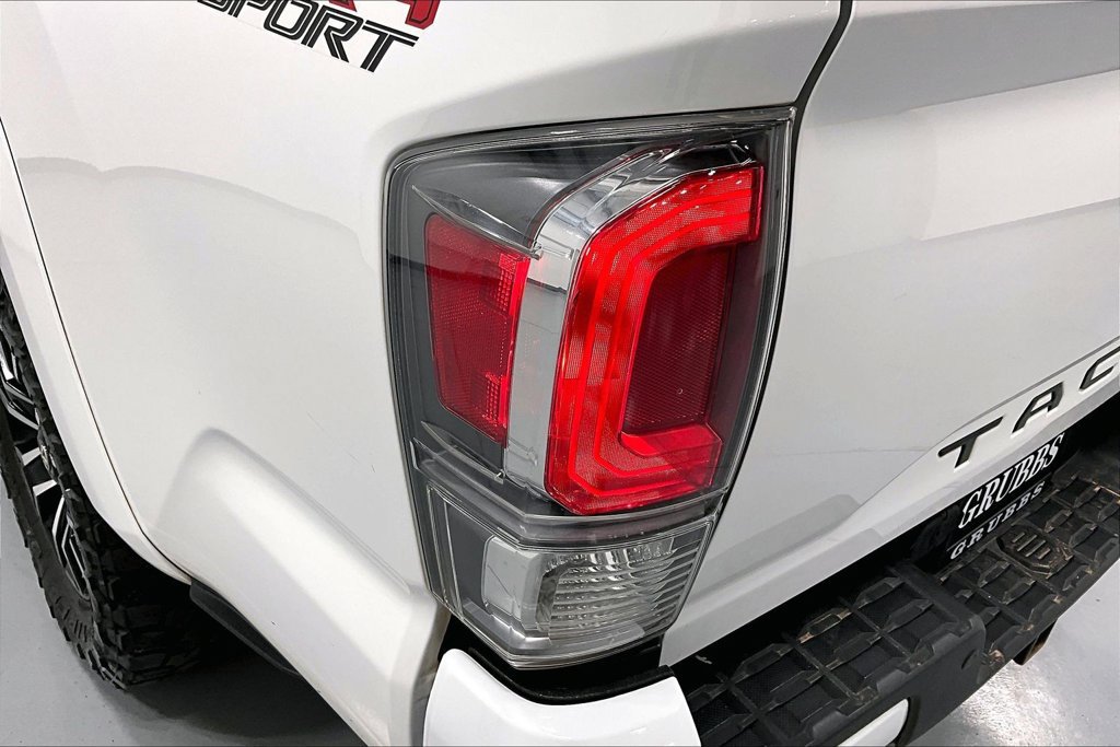 Used 2020 Toyota Tacoma TRD Sport w/ Technology Package AWD/4WD image 35