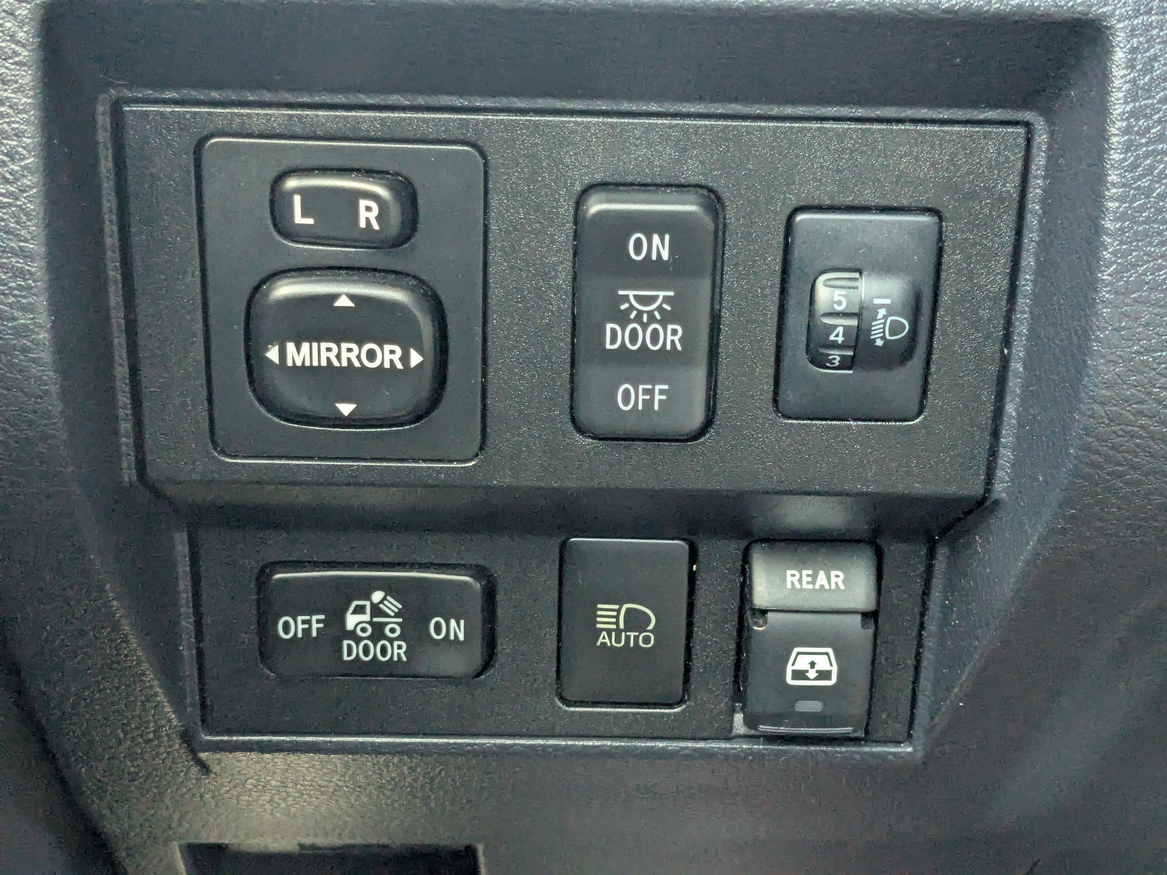 Used 2019 Toyota Tundra Limited w/ Limited Premium Package image 21