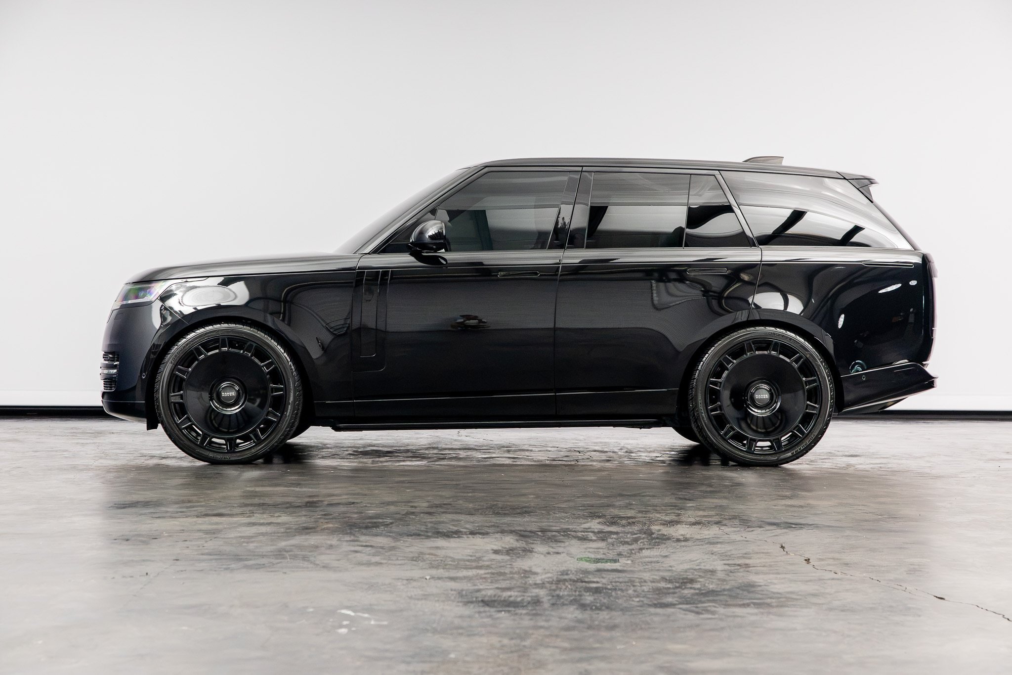 Used 2024 Land Rover Range Rover SE AWD/4WD image 9