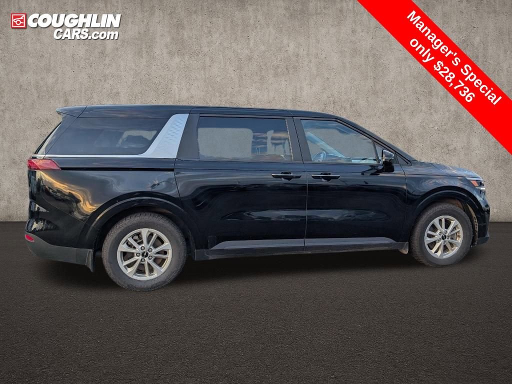Used 2024 Kia Carnival LX image 8