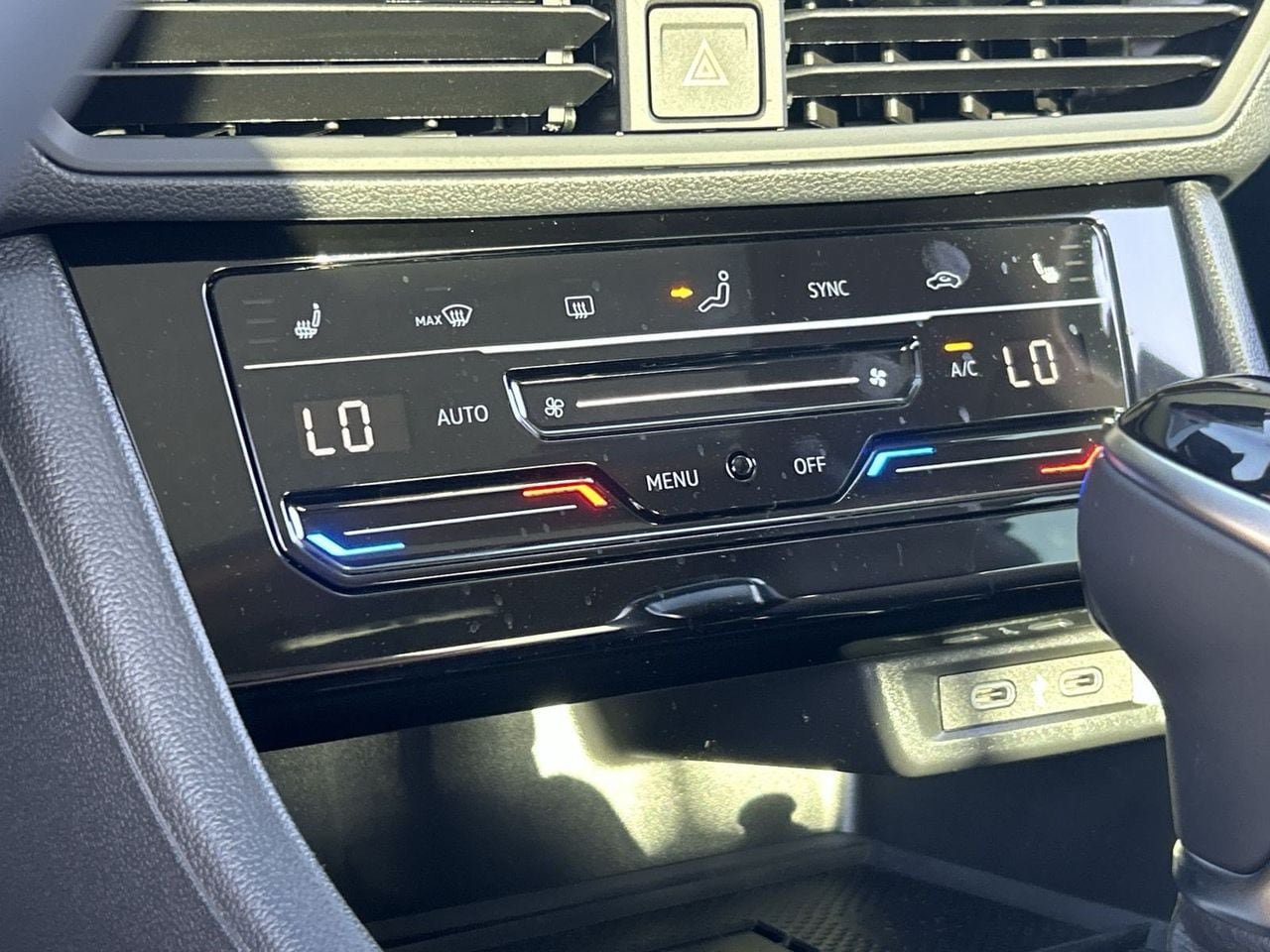 New 2026 Volkswagen Jetta SE FWD image 24
