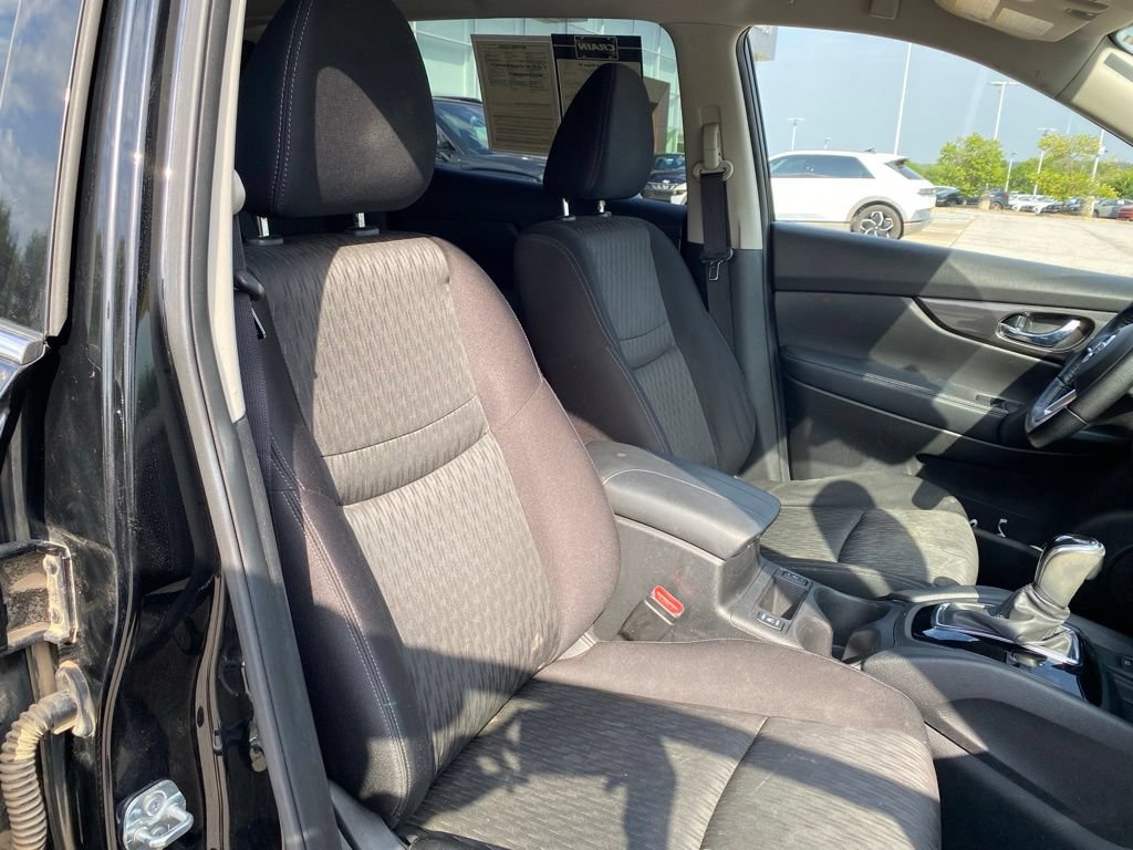 Used 2020 Nissan Rogue SV w/ Premium Package FWD image 29