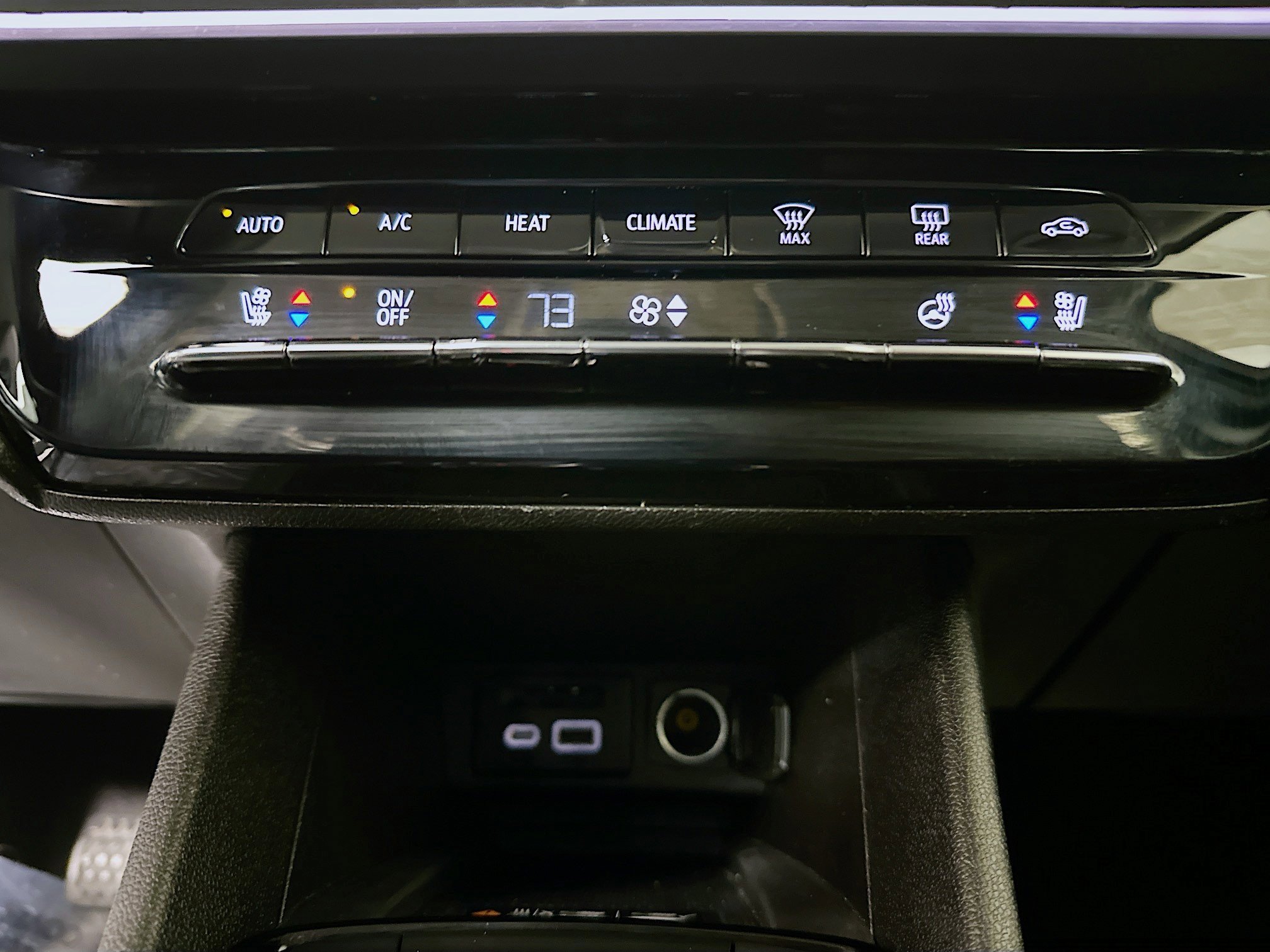 Used 2023 Chevrolet Bolt EUV LT w/ Convenience Package image 23