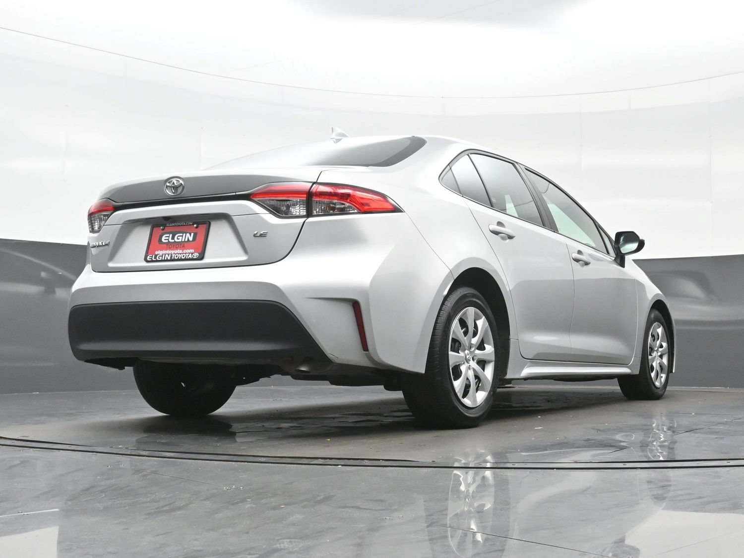 Used 2025 Toyota Corolla LE FWD image 29