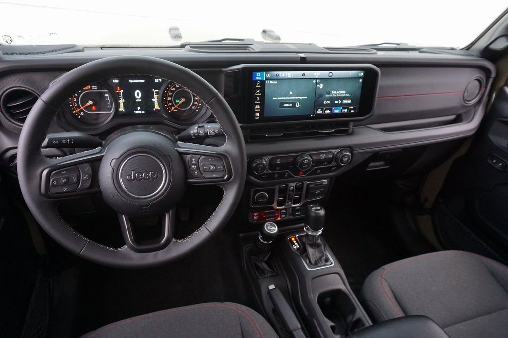 Used 2025 Jeep Wrangler Rubicon image 14