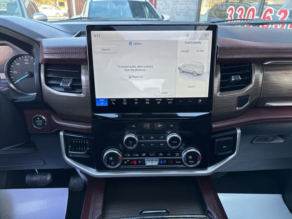 Used 2024 Ford Expedition Limited image 7