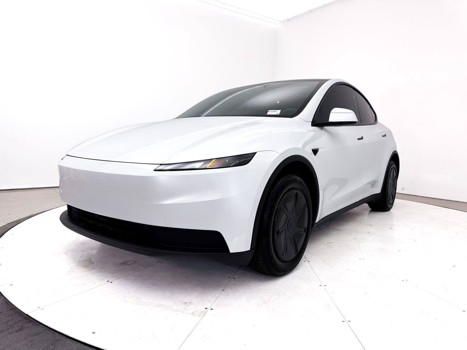 Used 2026 Tesla Model Y 2WD image 12