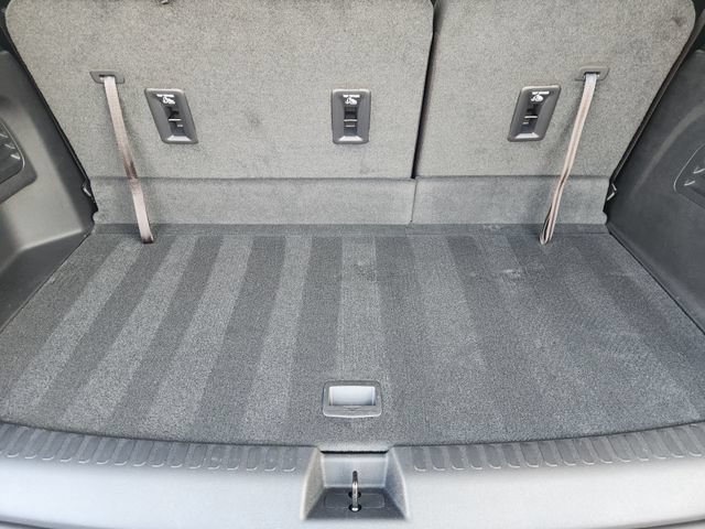 Used 2024 Chevrolet Traverse LT w/ Enhanced Driving Package FWD image 33