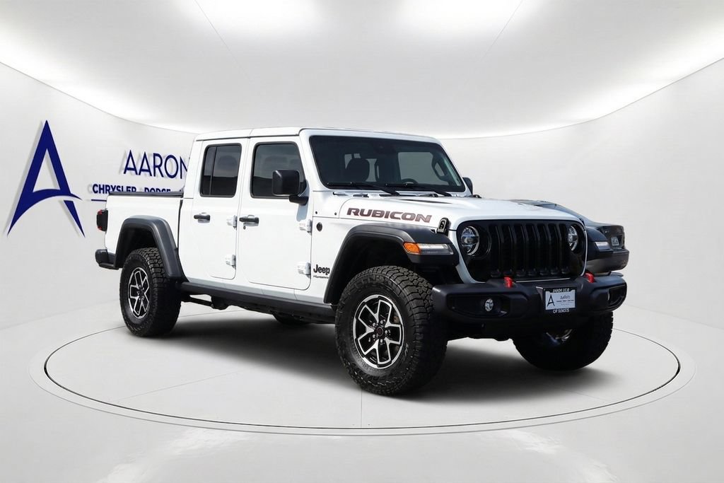 Used 2025 Jeep Gladiator Rubicon w/ Convenience Group AWD/4WD image 3
