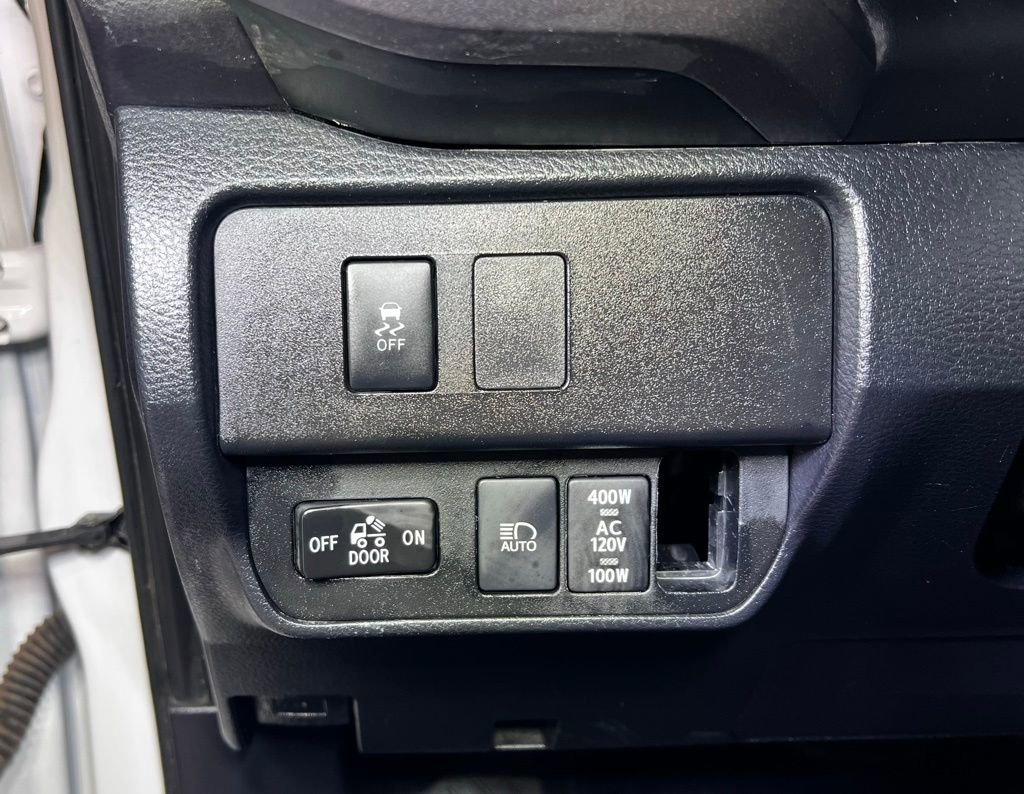 Used 2020 Toyota Tacoma TRD Off-Road w/ Technology Package image 24