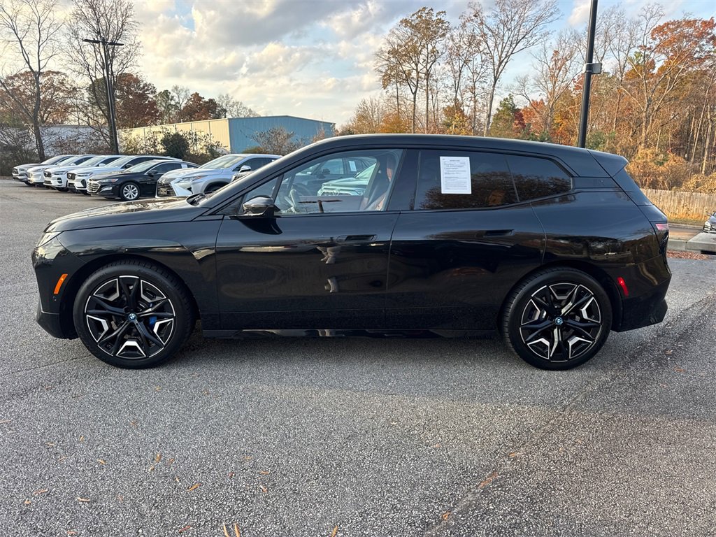 Used 2023 BMW iX xDrive50 w/ Premium Package image 4