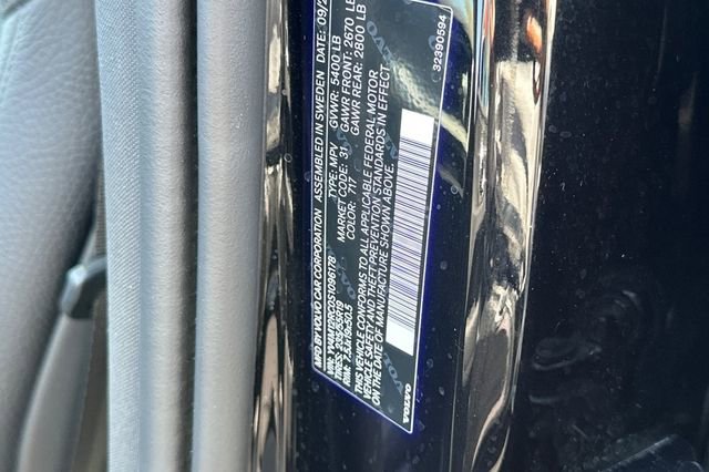 Used 2025 Volvo XC60 B5 Plus image 32