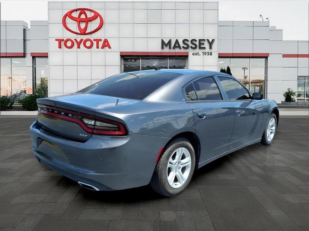 Used 2018 Dodge Charger SXT RWD image 3