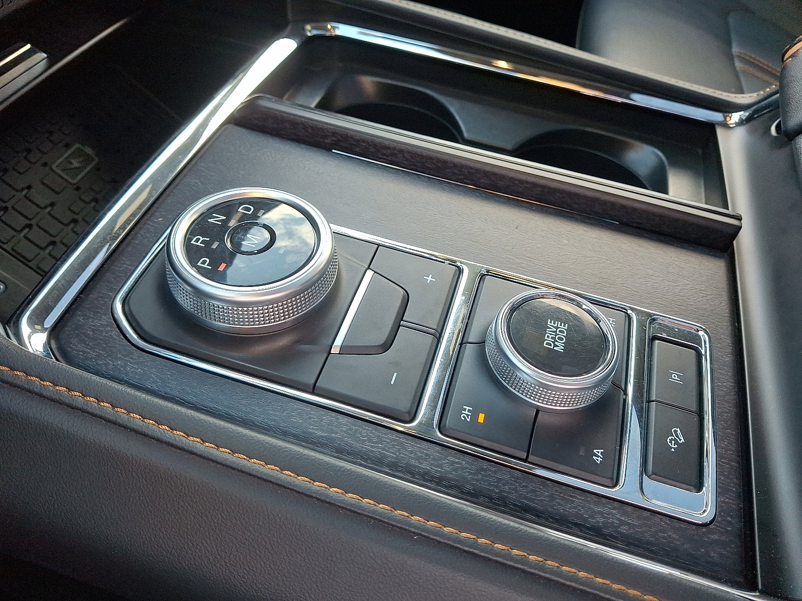 Certified 2024 Ford Expedition Platinum image 22