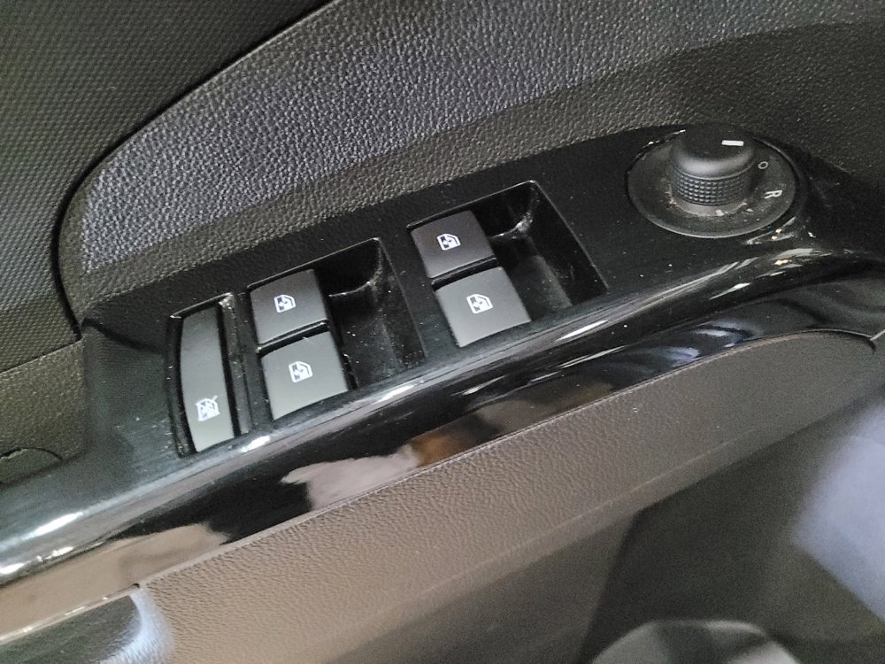 Used 2020 Chevrolet Sonic LT w/ Convenience Package image 27