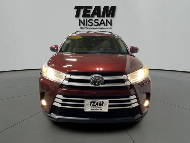 Used 2018 Toyota Highlander XLE AWD/4WD image 2