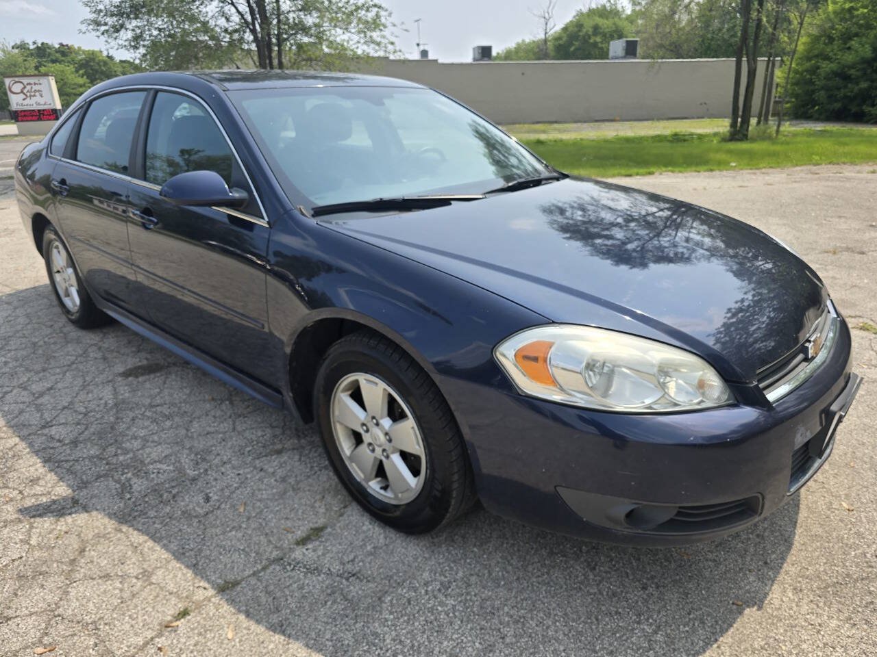 Used 2011 Chevrolet Impala LT FWD image 3