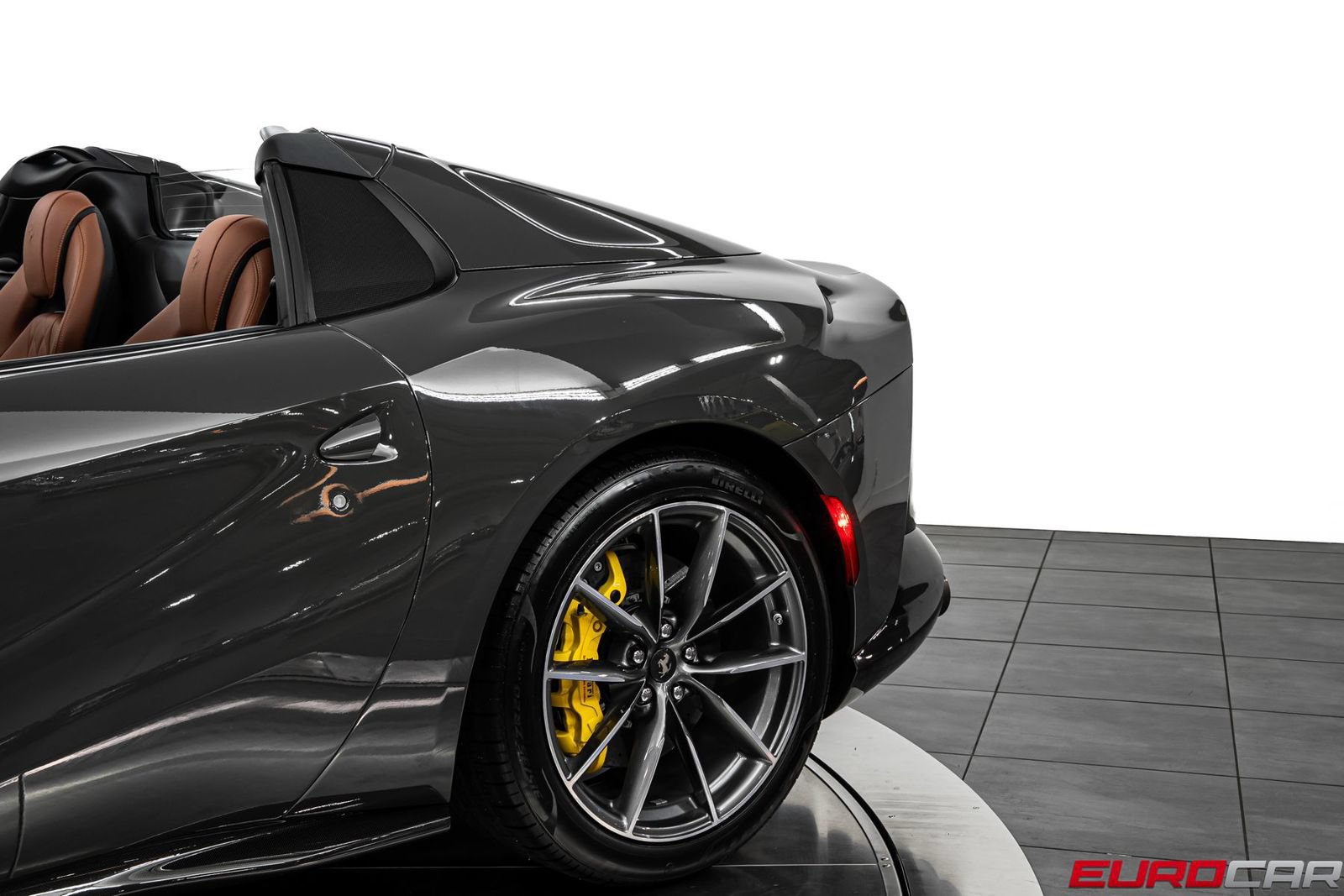 Used 2023 Ferrari 812 GTS RWD image 22