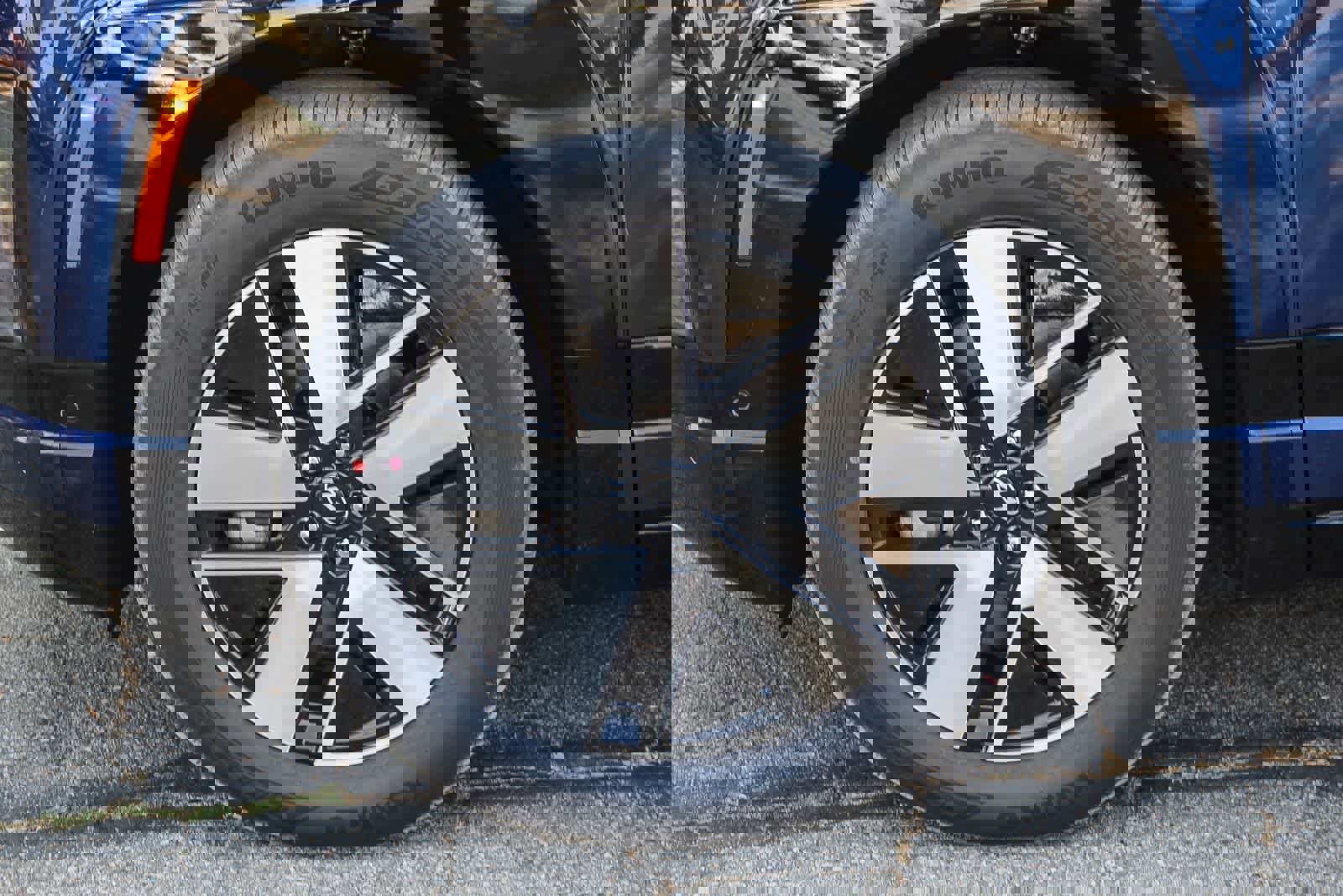 New 2026 Hyundai Ioniq 9 SEL image 9