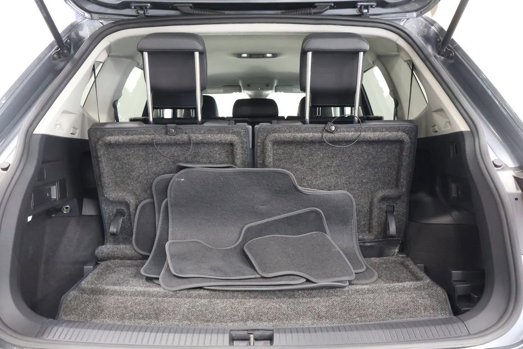 Used 2023 Volkswagen Tiguan SE FWD image 27