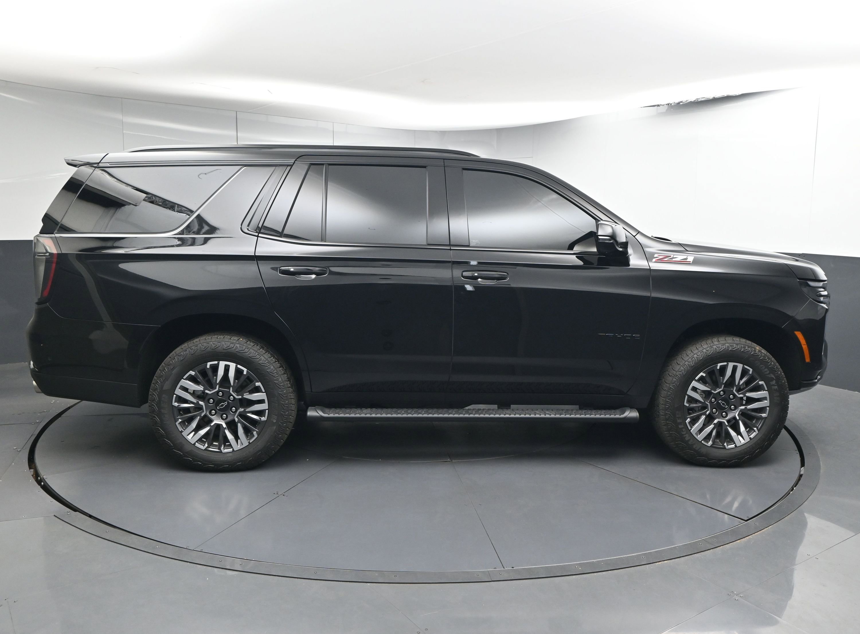 Used 2026 Chevrolet Tahoe Z71 w/ Comfort Package image 9