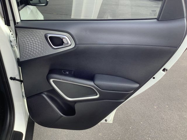 Used 2024 Kia Soul LX w/ Option Group 015 FWD image 33