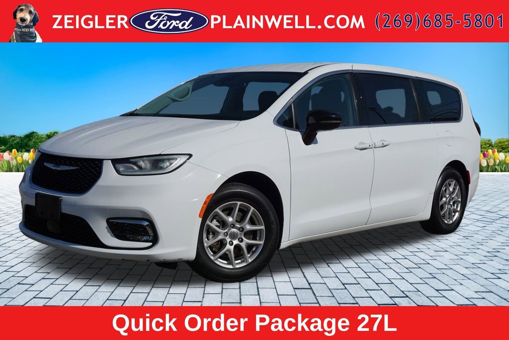 Used 2024 Chrysler Pacifica Touring-L FWD video 1